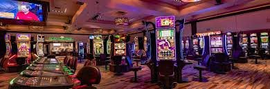 Tampilan meja Live Casino deposlot88 dengan dealer langsung siaran video HD
